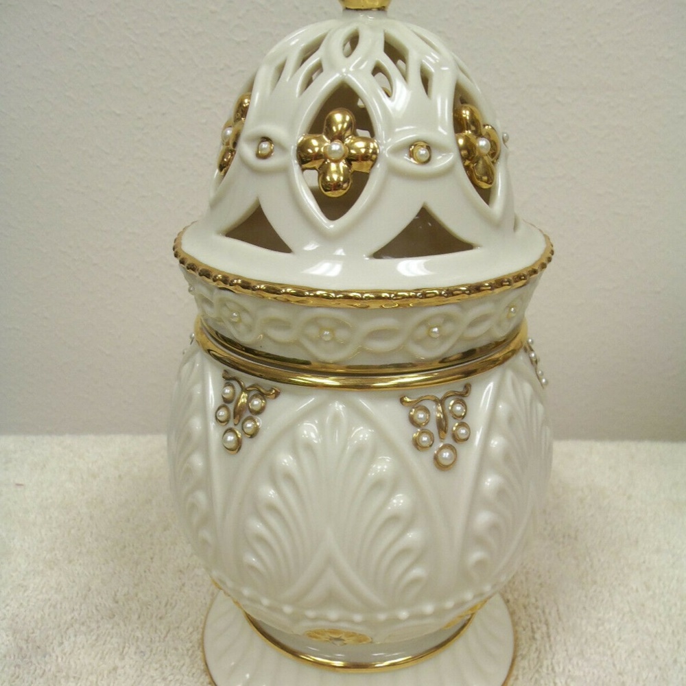LENOX ILLUMINATIONS 'FLORENTINE AND PEARLS' DOMED CANDLE JAR